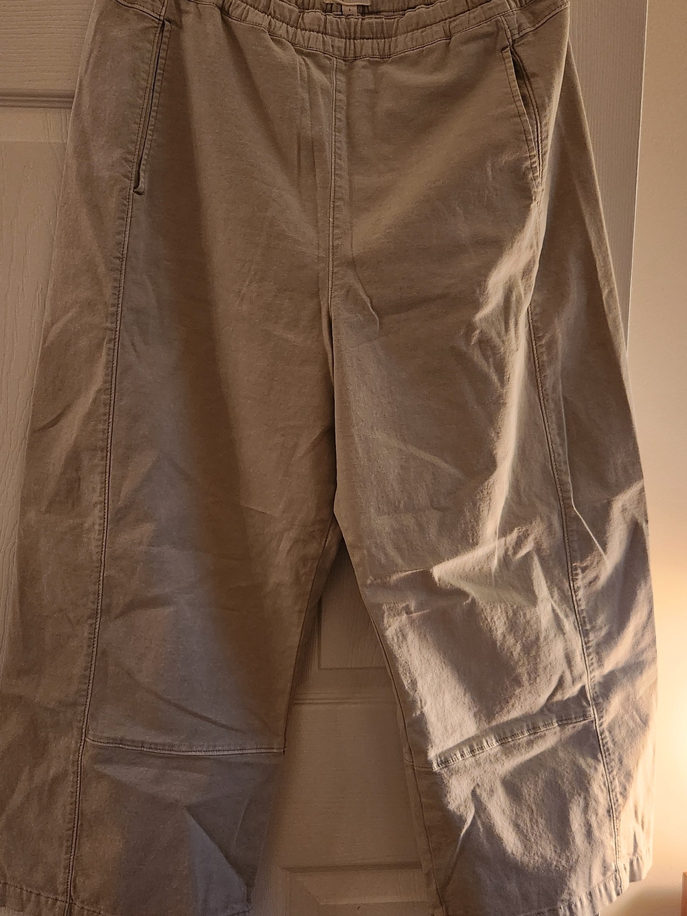 Pilcro Cropped Ankle Barrel Leg Chinos in Khaki-Taupe